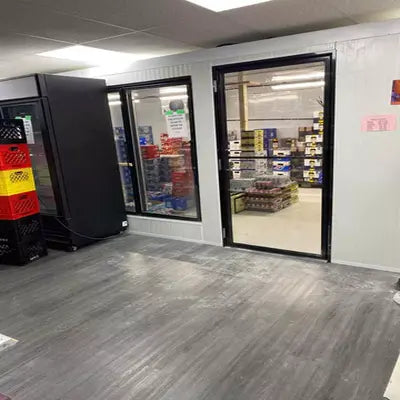 Projet Scarborough (Ontario) : Portes de chambre à bière Energy Door Company