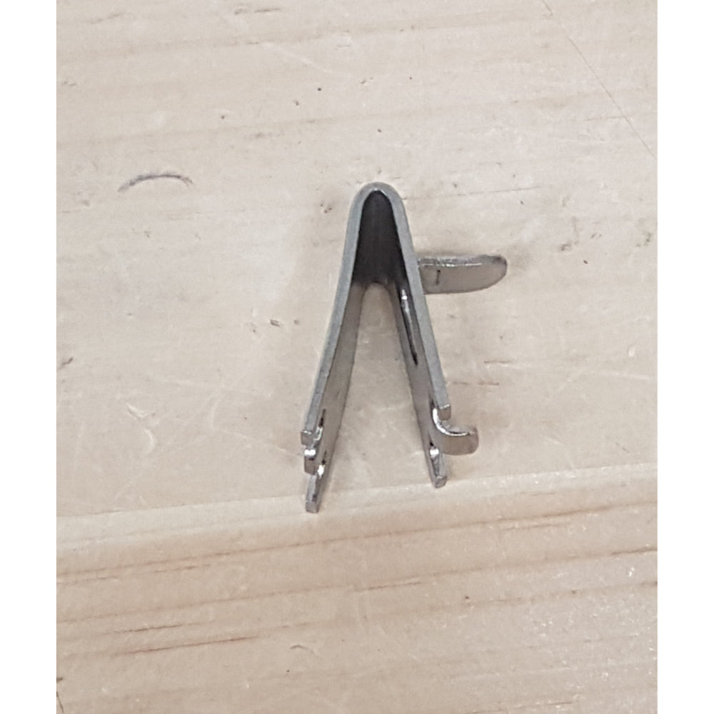 Clips support tablette snap-in s/s Optimisez votre affichage avec les comptoirs réfrigérés et vitrines réfrigérées de Distribution CB. Solutions comptoir au Québec.