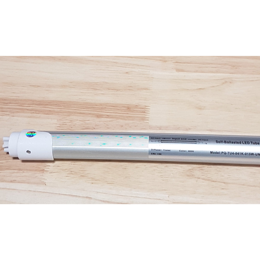 Fluo. LED PQ-TU4-041K-015W-120V-F-INT-R Distribution CB offre des comptoirs réfrigérés commerciaux et des vitrines réfrigérées. La solution comptoir idéale au Québec.